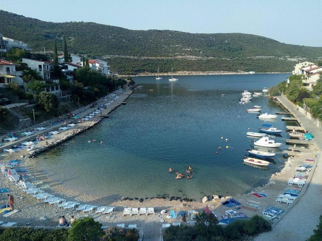 Hotel Ami - M Neum Luaran gambar