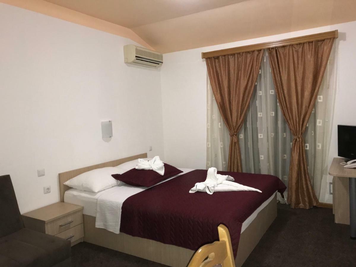 Hotel Ami - M Neum Luaran gambar