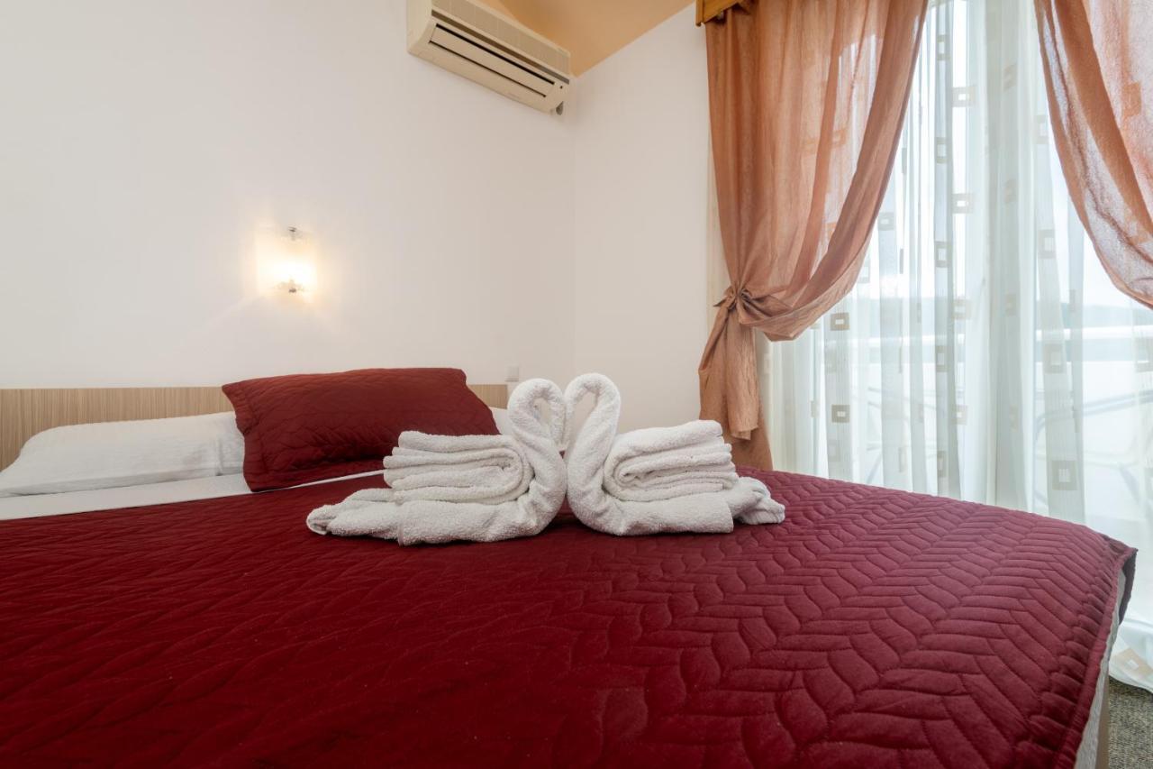 Hotel Ami - M Neum Luaran gambar
