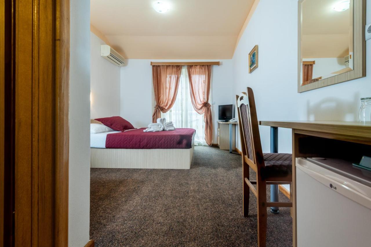 Hotel Ami - M Neum Luaran gambar