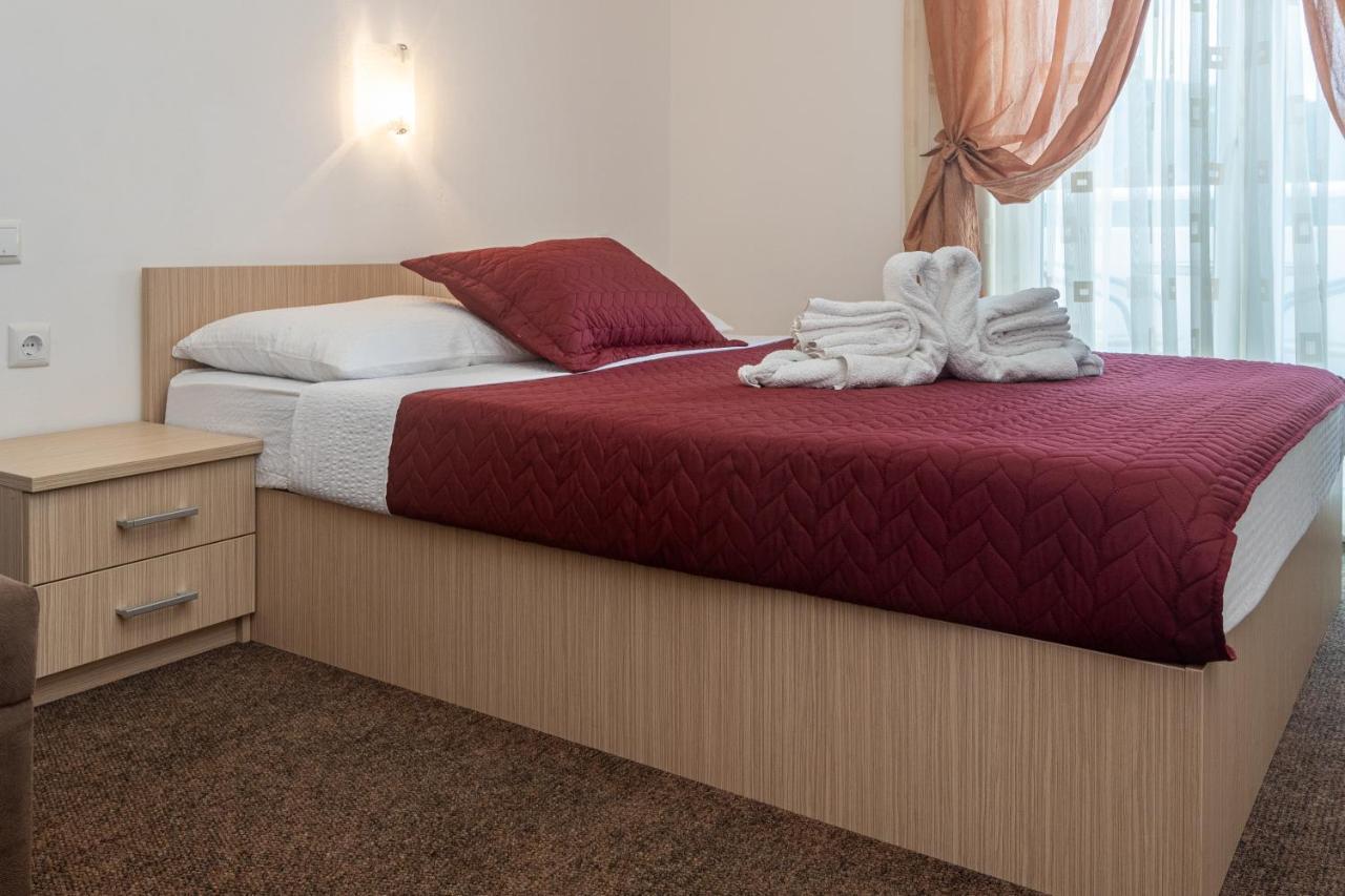 Hotel Ami - M Neum Luaran gambar